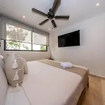 Luxury Stay Private Pool And Movie Theater Retreat